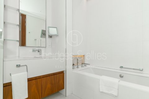 Apartment in The Hills, Dubai, UAE 2 bedrooms, 155.8 sq.m. № 624534 - photo 25