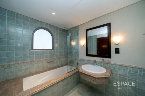 Villa in affitto a Palm Jumeirah, Dubai, EAU 4 camere da letto, 465 mq. № 738254 - foto 10