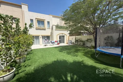 The Springs, Dubai, संयुक्त अरब अमीरात में विला, 3 बेडरूम, 228 वर्ग मीटर, संख्या 738253 - फ़ोटो 1