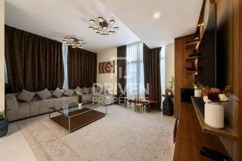 Villa in Dubai, UAE 6 bedrooms, 608.51 sq.m. № 767684 - photo 1