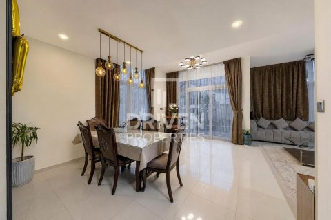 Villa in Dubai, UAE 6 bedrooms, 608.51 sq.m. № 767684 - photo 3