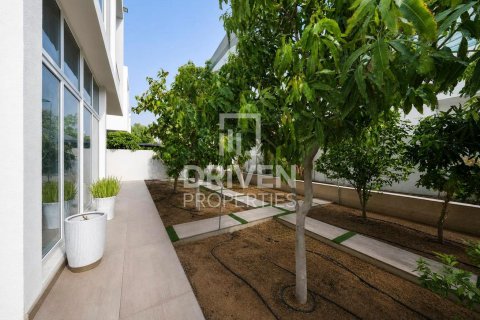 Villa in Dubai, UAE 6 bedrooms, 608.51 sq.m. № 767684 - photo 26