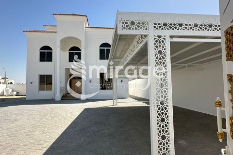 Vila v Mohamed Bin Zayed City, Abu Dhabi, SAE 5 ložnice, 1100 m² Č.: 597078 - fotografie 9