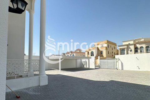Vila v Mohamed Bin Zayed City, Abu Dhabi, SAE 5 ložnice, 1100 m² Č.: 597078 - fotografie 10