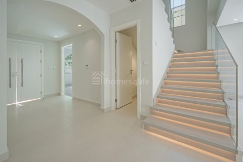 Villa in Jumeirah Park, Dubai, UAE 5 bedrooms, 762 sq.m. № 717821 - photo 10