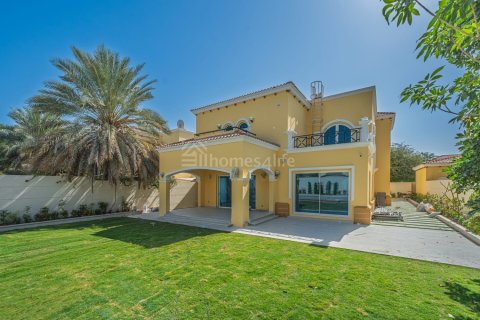 Villa in Jumeirah Park, Dubai, UAE 5 bedrooms, 762 sq.m. № 717821 - photo 2