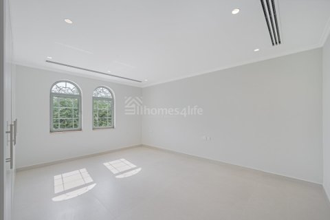 Villa in Jumeirah Park, Dubai, UAE 5 bedrooms, 762 sq.m. № 717821 - photo 11