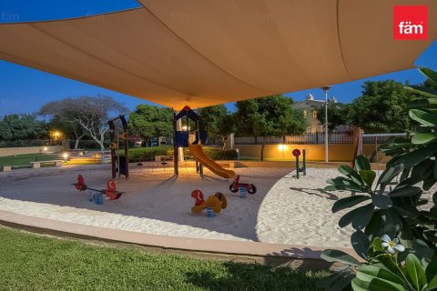 Shtëpi në qytet në Dubai, Emiratet e Bashkuara Arabe 4 dhoma gjumi, 960.1 m2. № 660499 - Foto 17