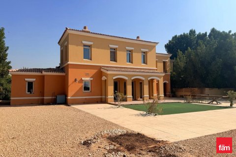 Townhouse in Dubai, UAE 4 bedrooms, 960.1 sq.m. № 660499 - photo 1