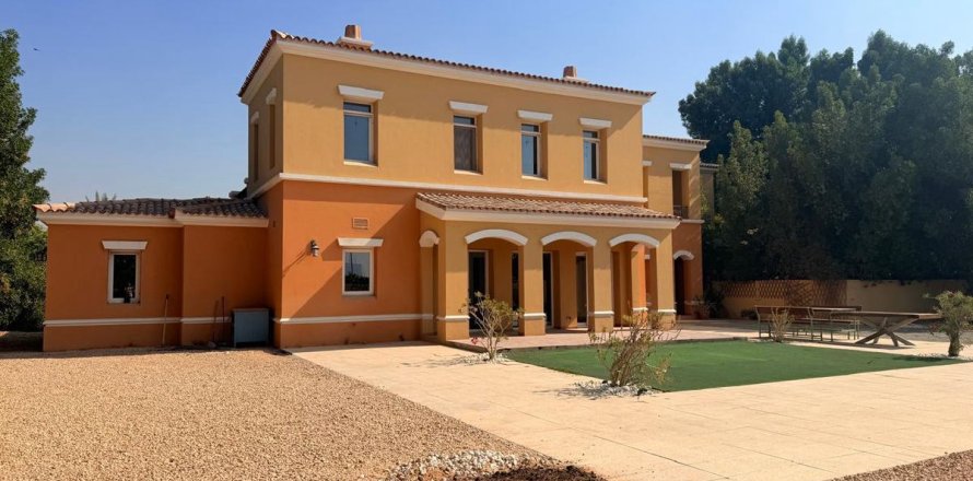 Townhouse in Dubai, UAE 4 bedrooms, 960.1 sq.m. № 660499