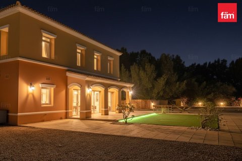 Shtëpi në qytet në Dubai, Emiratet e Bashkuara Arabe 4 dhoma gjumi, 960.1 m2. № 660499 - Foto 1