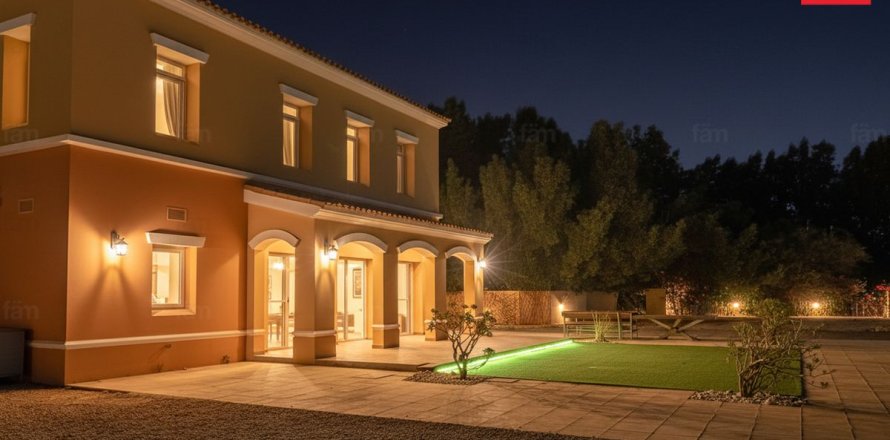 Shtëpi në qytet në Dubai, Emiratet e Bashkuara Arabe 4 dhoma gjumi, 960.1 m2. № 660499