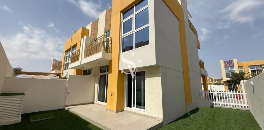 Casa urbana em DAMAC Hills (Akoya by DAMAC), Dubai, EAU 3 quartos, 170 m2 № 720128