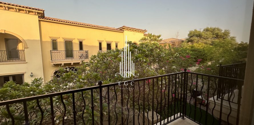 Řadový dům na Saadiyat Island, Abu Dhabi, SAE 4 ložnice, 315.9 m² Č.: 557409