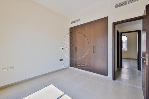 Townhouse in Khalifa City, Abu Dhabi, UAE 3 bedrooms, 171 sq.m. № 615381 - photo 19