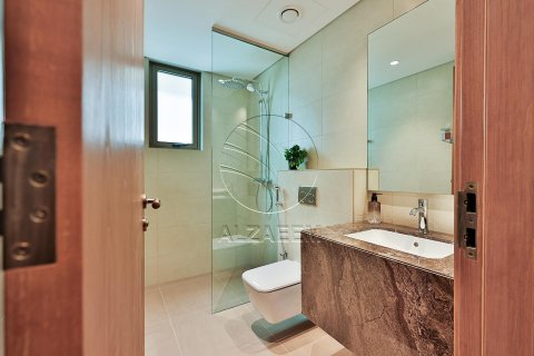 Townhouse in Khalifa City, Abu Dhabi, UAE 3 bedrooms, 171 sq.m. № 615380 - photo 13
