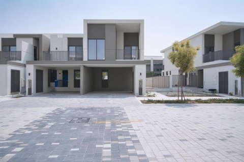 Casa urbana para arrendamento em Tilal Al Ghaf, Dubai, EAU 4 quartos, 219 m2 № 646383 - foto 1