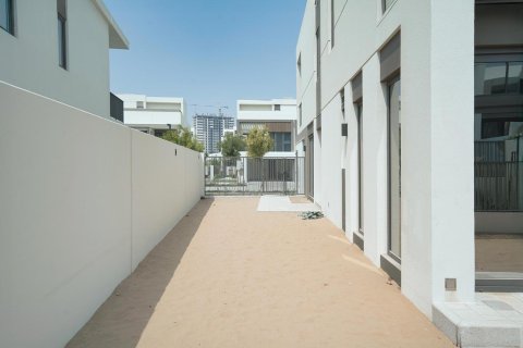 Casa urbana para arrendamento em Tilal Al Ghaf, Dubai, EAU 4 quartos, 219 m2 № 646383 - foto 14