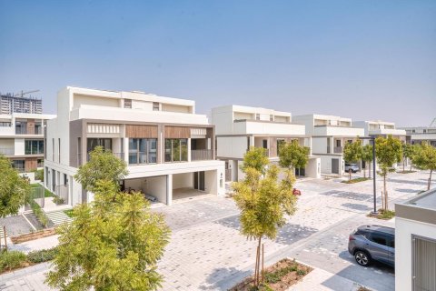 Casa urbana para arrendamento em Tilal Al Ghaf, Dubai, EAU 4 quartos, 219 m2 № 646383 - foto 10