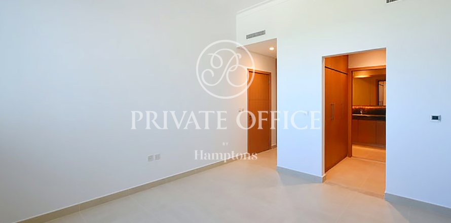 Huoneisto The Hills, Dubai, Arabiemiraatit 3 makuuhuonetta, 202.08 m2 № 651471