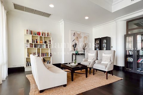 Apartman u Downtown Dubai (Downtown Burj Dubai), UAE 2 spavaćih soba, 203.73906609 m2 Br. 651475 - fotografija 4