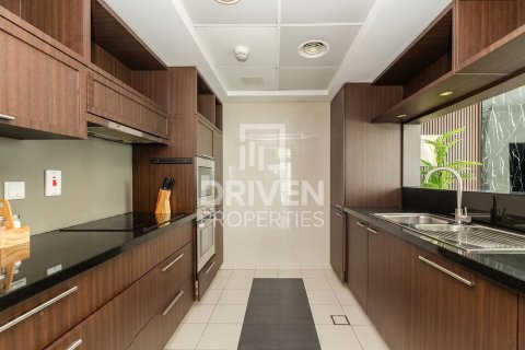 Müüa korter asukohaga Downtown Dubai (Downtown Burj Dubai), Dubai, AÜE: 2 magamistoaga, 120.5 m² Nr 756023 - pilt 6