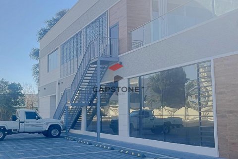 Üürile anda hoone asukohaga Al Mutarad, Al Ain, AÜE: 111 m² Nr 600959 - pilt 3