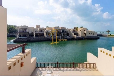 Vilă de închiriat în Ras Al Khaimah Waterfront, Ras Al Khaimah, EAU 2 dormitoare, 136.5 mp.  №588314 - poză 13