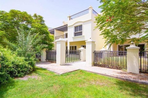 Stadthaus zum Verkauf in Al Hamra Village, Ras Al Khaimah, VAE 4 Schlafzimmer, 250.5 m2 Nr. 588410 - Foto 2