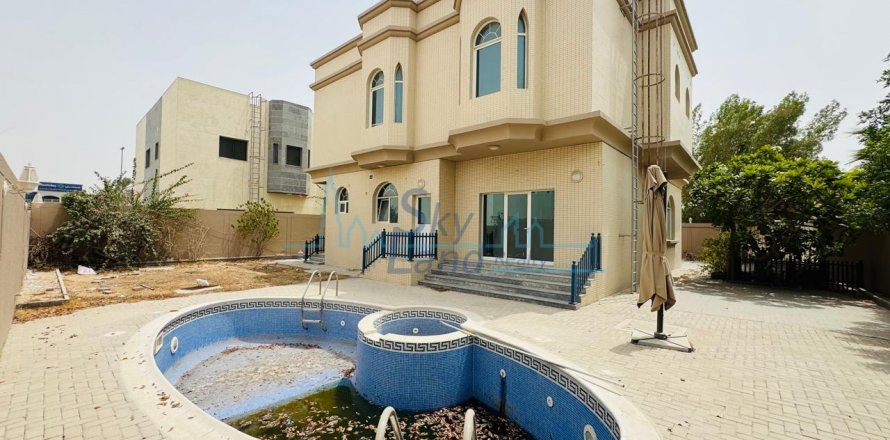 Vila v Umm Suqeim, Dubai, SAE 5 ložnice, 464.5 m² Č.: 632281