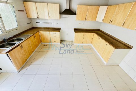 Vila v Umm Suqeim, Dubai, SAE 5 ložnice, 464.5 m² Č.: 632281 - fotografie 5