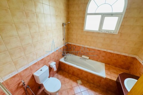Vila v Umm Suqeim, Dubai, SAE 5 ložnice, 464.5 m² Č.: 632281 - fotografie 12