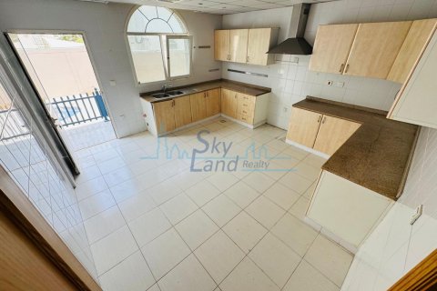 Vila v Umm Suqeim, Dubai, SAE 5 ložnice, 464.5 m² Č.: 632281 - fotografie 3