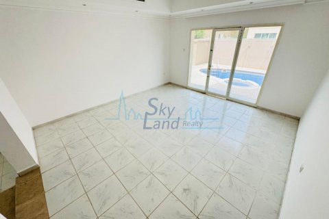Vila v Umm Suqeim, Dubai, SAE 5 ložnice, 464.5 m² Č.: 632281 - fotografie 6