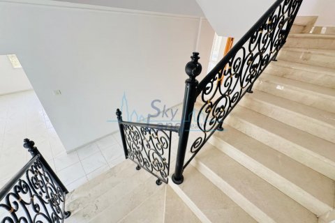 Vila v Umm Suqeim, Dubai, SAE 5 ložnice, 464.5 m² Č.: 632281 - fotografie 17