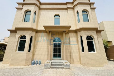 Vila v Umm Suqeim, Dubai, SAE 5 ložnice, 464.5 m² Č.: 632281 - fotografie 18
