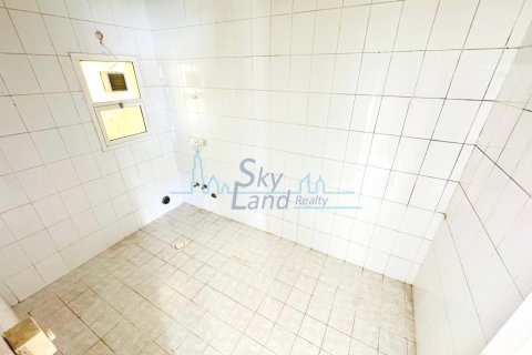 Vilë në Umm Suqeim, Dubai, Emiratet e Bashkuara Arabe 4 dhoma gjumi, 418.1 m2. № 632280 - Foto 13