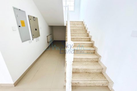 Vilë në Umm Suqeim, Dubai, Emiratet e Bashkuara Arabe 4 dhoma gjumi, 418.1 m2. № 632280 - Foto 11
