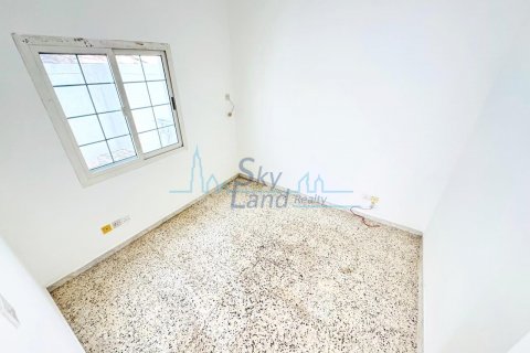 Vilë në Umm Suqeim, Dubai, Emiratet e Bashkuara Arabe 4 dhoma gjumi, 418.1 m2. № 632280 - Foto 18