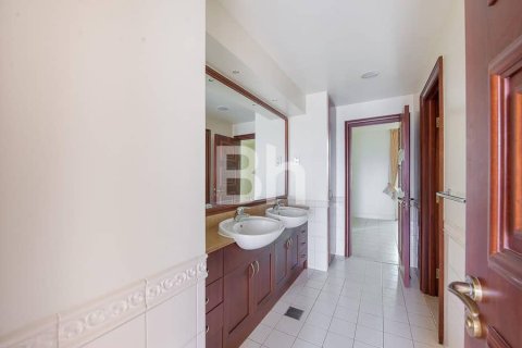 Villa in Dubai Marina, UAE 3 bedrooms, 408 sq.m. № 645351 - photo 18