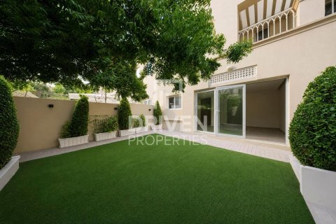 Vilă de închiriat în The Springs, Dubai, EAU 2 dormitoare, 151.52 mp.  №745343 - poză 17