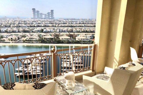 Apartment in Palm Jumeirah, Dubai, UAE 2 bedrooms, 162.2 sq.m. № 565047 - photo 1
