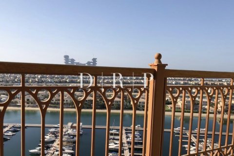 Apartment in Palm Jumeirah, Dubai, UAE 2 bedrooms, 162.2 sq.m. № 565047 - photo 9
