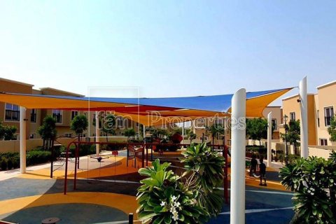 Villetta a schiera in affitto a Dubai, EAU 3 camere da letto, 153 mq. № 694160 - foto 6