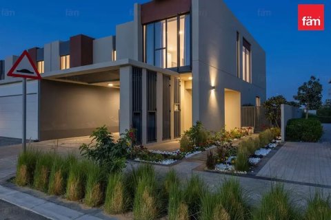 Rumah bandar di Dubai, UAE 3 bilik tidur, 252 meter persegi № 694163