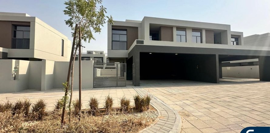 Вилла в Dubai South (Dubai World Central), Дубай, ОАЭ 4 спальни, 306м2 № 667094