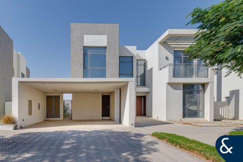 Villa à vendre à  Dubai South (Dubai World Central), Dubai, EAU 5 chambres, 355 m2 № 667098 - photo 1