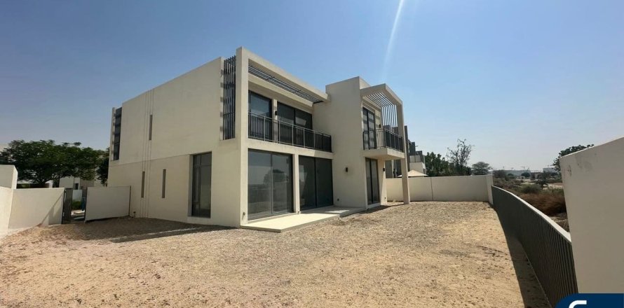 Villa in Dubai South (Dubai World Central), Dubai, UAE 5 bedrooms, 355 sq.m. № 667098