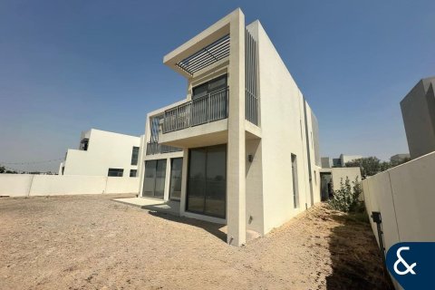 Villa in Dubai South (Dubai World Central), Dubai, UAE 5 bedrooms, 355 sq.m. № 667098 - photo 7