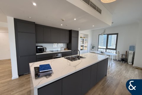 Apartment in Downtown Dubai (Downtown Burj Dubai), UAE 3 bedrooms, 195 sq.m. № 667092 - photo 4